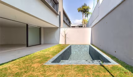 Condomínio com 4 quartos à venda em Campo Belo - SP