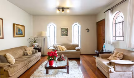 Casa com 4 quartos à venda em Vila Congonhas - SP