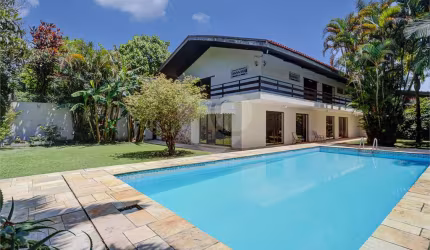 Casa térrea com 5 quartos à venda em Interlagos - SP