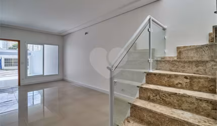 Sobrado com 3 quartos à venda em Jardim Sabará - SP