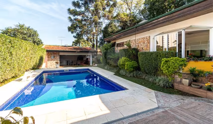 Casa térrea com 5 quartos à venda em Santo Amaro - SP