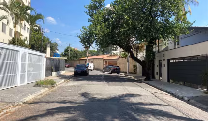 Casa térrea com 4 quartos à venda em Santo Amaro - SP