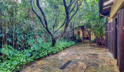 Sobrado com 8 quartos à venda em Santo Amaro - SP