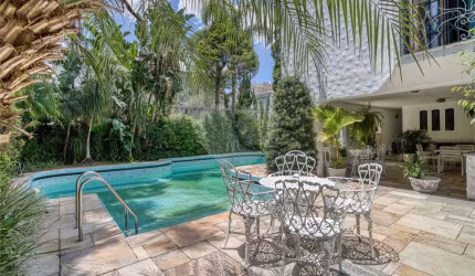 Casa térrea com 4 quartos à venda em Jardim Petrópolis - SP