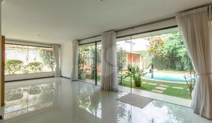 Sobrado com 4 quartos à venda em Santo Amaro - SP