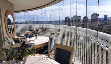 Apartamento com 4 quartos à venda em Vila Sofia - SP