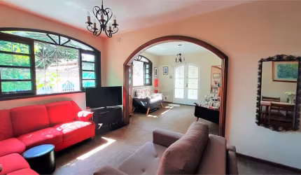 Casa térrea com 4 quartos à venda em Jardim Dom Bosco - SP