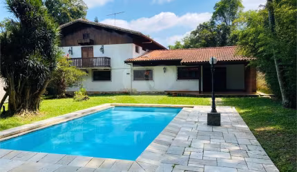 Sobrado com 4 quartos à venda em Interlagos - SP