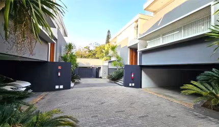 Condomínio com 4 quartos à venda em Jardim Cordeiro - SP