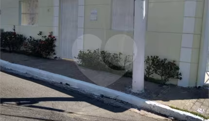Casa térrea com 3 quartos à venda em Vila Isa - SP