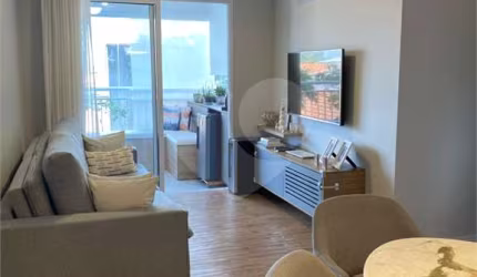 Apartamento com 3 quartos à venda em Vila Isa - SP