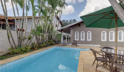 Casa térrea com 3 quartos à venda em Interlagos - SP