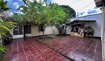 Casa térrea com 3 quartos à venda ou para locação em Brooklin Paulista - SP