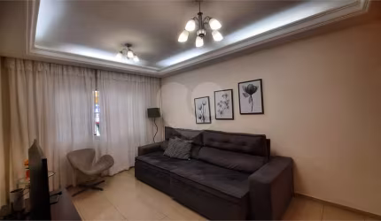 Sobrado com 3 quartos à venda em Vila São Pedro - SP