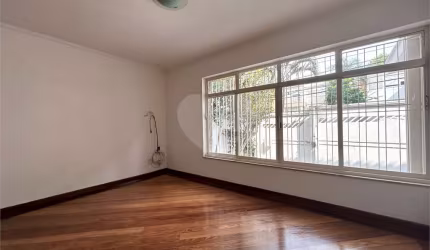 Sobrado com 3 quartos para locação em Jardim Petrópolis - SP