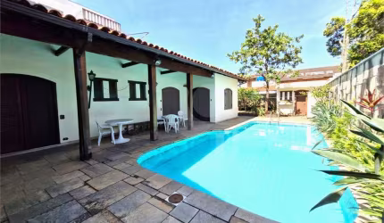 Casa térrea com 5 quartos à venda em Granja Julieta - SP