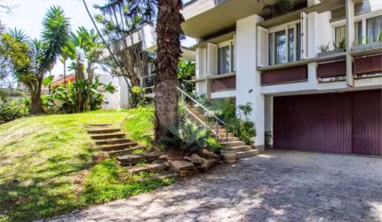 Casa térrea com 4 quartos para locação em Granja Julieta - SP