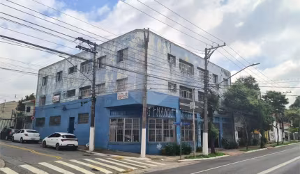 Prédio inteiro à venda em Jardim Hípico - SP