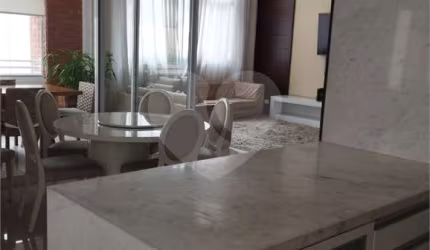Duplex com 3 quartos à venda em Cerqueira César - SP