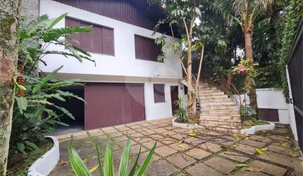 Casa térrea com 4 quartos para locação em Jardim Santo Amaro - SP
