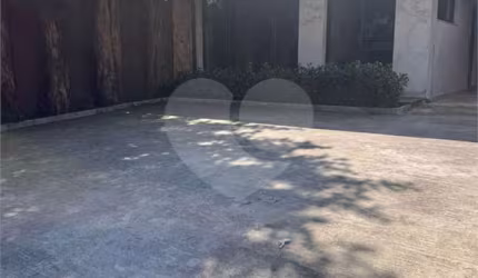 Casa térrea com 6 quartos à venda ou para locação em Vila Olímpia - SP