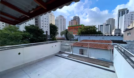 Casa de vila com 2 quartos para locação em Indianópolis - SP