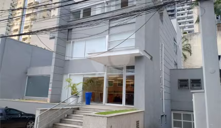 Prédio inteiro à venda ou para locação em Vila Andrade - SP