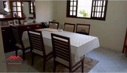 Casa com 3 dormitórios à venda, 220 m² por R$ 930.000,00 - Cidade Morumbi - São José dos Campos/SP