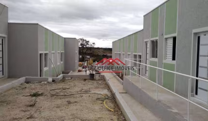 Casa com 2 dormitórios à venda, 53 m² por R$ 220.000,00 - Chácaras Pousada do Vale - São José dos Campos/SP