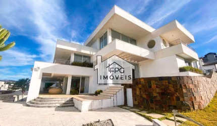 Casa luxuosa de alto padrão com 05 suítes para venda ou locação no condomínio Figueira Garden em Atibaia/SP