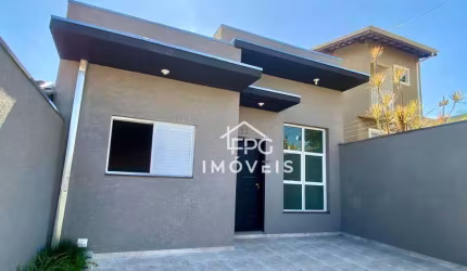 Casa térrea, nova, com 03 dormitórios e piscina à venda no bairro Nova Atibaia em Atibaia/SP