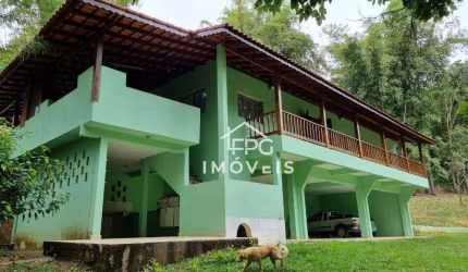 Lindo sítio com 11 alqueires e 2 casas construídas  - Igaratá/SP