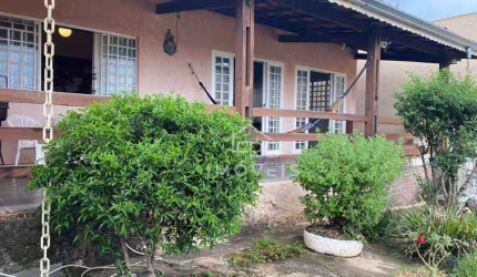 LINDA CASA COM VARANDA E BELISSIMA VISTA