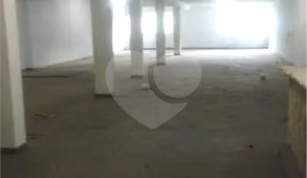 Prédio inteiro à venda em Brás - SP