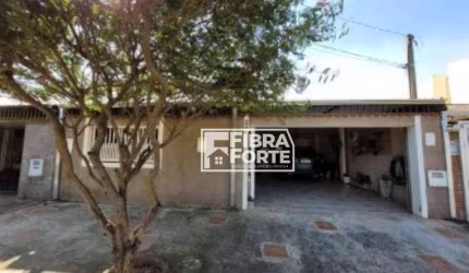 Casa térrea impecável no Jardim das Roseiras,  Aceito apartamento no térreo como parte de pagamento
