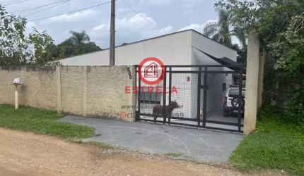 Chácara à venda em Caçapava-SP, Vila Velha: 3 quartos, 1 suíte, 1 sala, 2 banheiros, 4 vagas de garagem, 170m² de área.