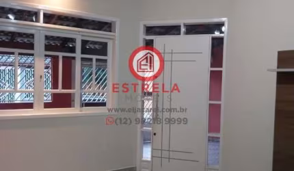 Imperdível: Casa à venda em Jacareí-SP no Jardim Altos de Santana II com 3 quartos, 1 suíte e 2 vagas de garagem!