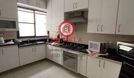 Cobertura de luxo com 5 quartos e 2 suítes no Centro de Jacareí-SP: 260m², 3 salas, 5 banheiros e 2 vagas de garagem!