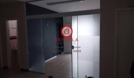 ALUGO SALA COMERCIAL EM ÓTIMA LOCALIZAÇÃO NO JARDIM FLÓRID  EM JACAREÍ/SP - 15m², 1 sala, 1 banheiro!