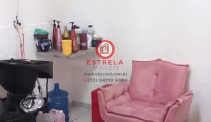 Sala Comercial Térrea à Venda no Centro de Jacareí-SP: 4 Salas, 2 Banheiros, 86m² de Área!