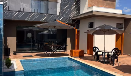 Lindo Sobrado de Alto Padrão Mobiliado com 2 Suítes Área de lazer Completa com Piscina