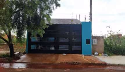 DIREITOS - Casa Ampla com 2 qts sendo 1 suíte