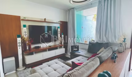 Excelente casa triplex — Suíte — Campo Grande.