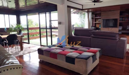 Casa a venda em Macaé