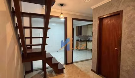 Vende-se Casa Duplex - Localização Privilegiada!