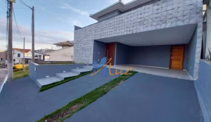 Luxuosa casa no condomínio Vale dos Cristais