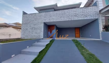 Luxuosa casa no condomínio Vale dos Cristais