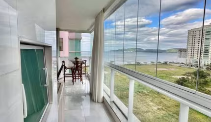 Apartamento à Venda, com 3 Suítes + 2 Vagas de Garagem + lazer Completo.  Quadra Mar em Meia Praia Próximo ao Pier Hard Rock Café