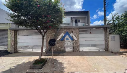 Lindo sobrado, 3 quartos, 1 suite, area Gourmet, churrasqueira, 1 quadra Av. Saul Elkind - valor R$ 550.000,00