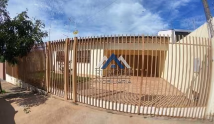 Casa com 3 dormitórios à venda, 180 m² por R$ 550.000,00 - Monte Belo - Londrina/PR